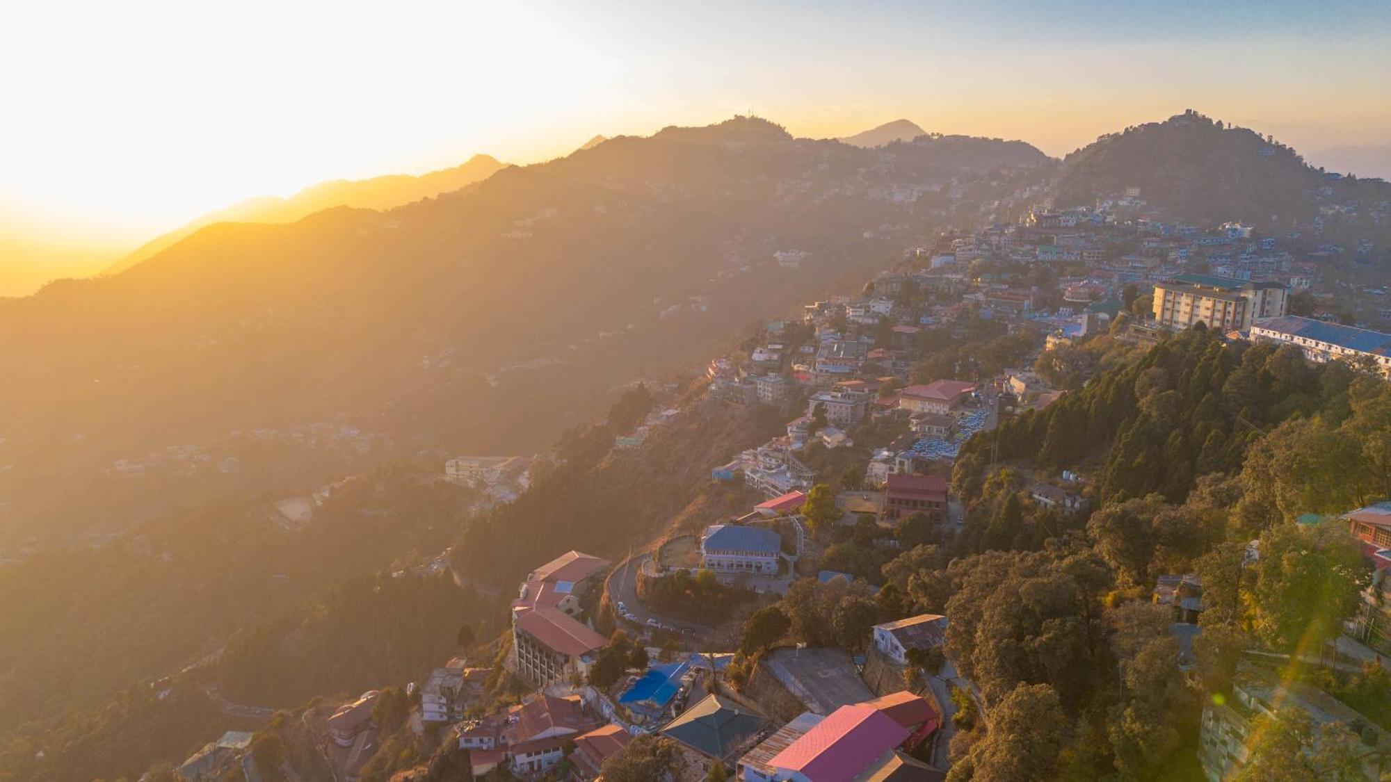 Perfectstayz Vista 5 Min Walk To Mall Road Mussoorie Exteriör bild